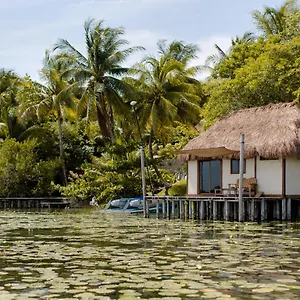 Lagoon Front Hut: Daily Cleaning, Bikes & Kayaks! Apartment Bacalar