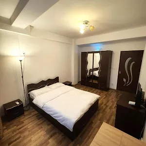 Warm Place In Old Town Apartamento